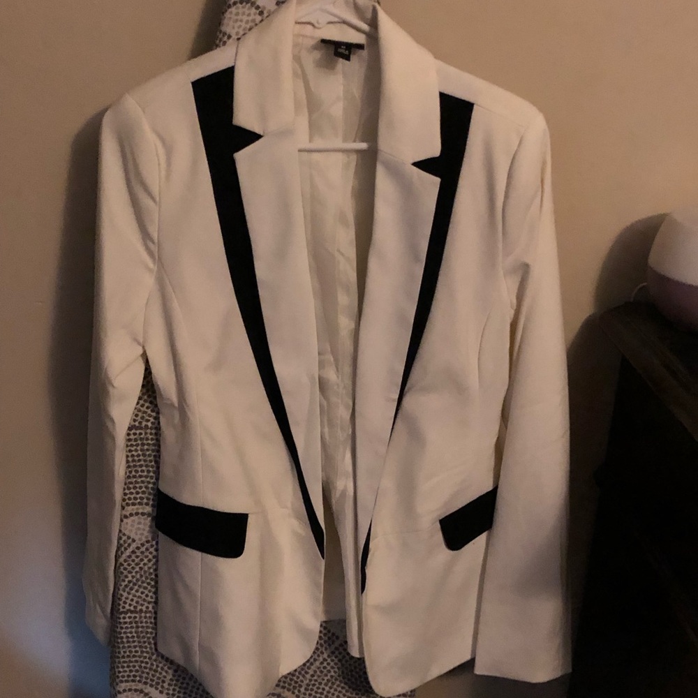 Black and off white/cream women’s blazer